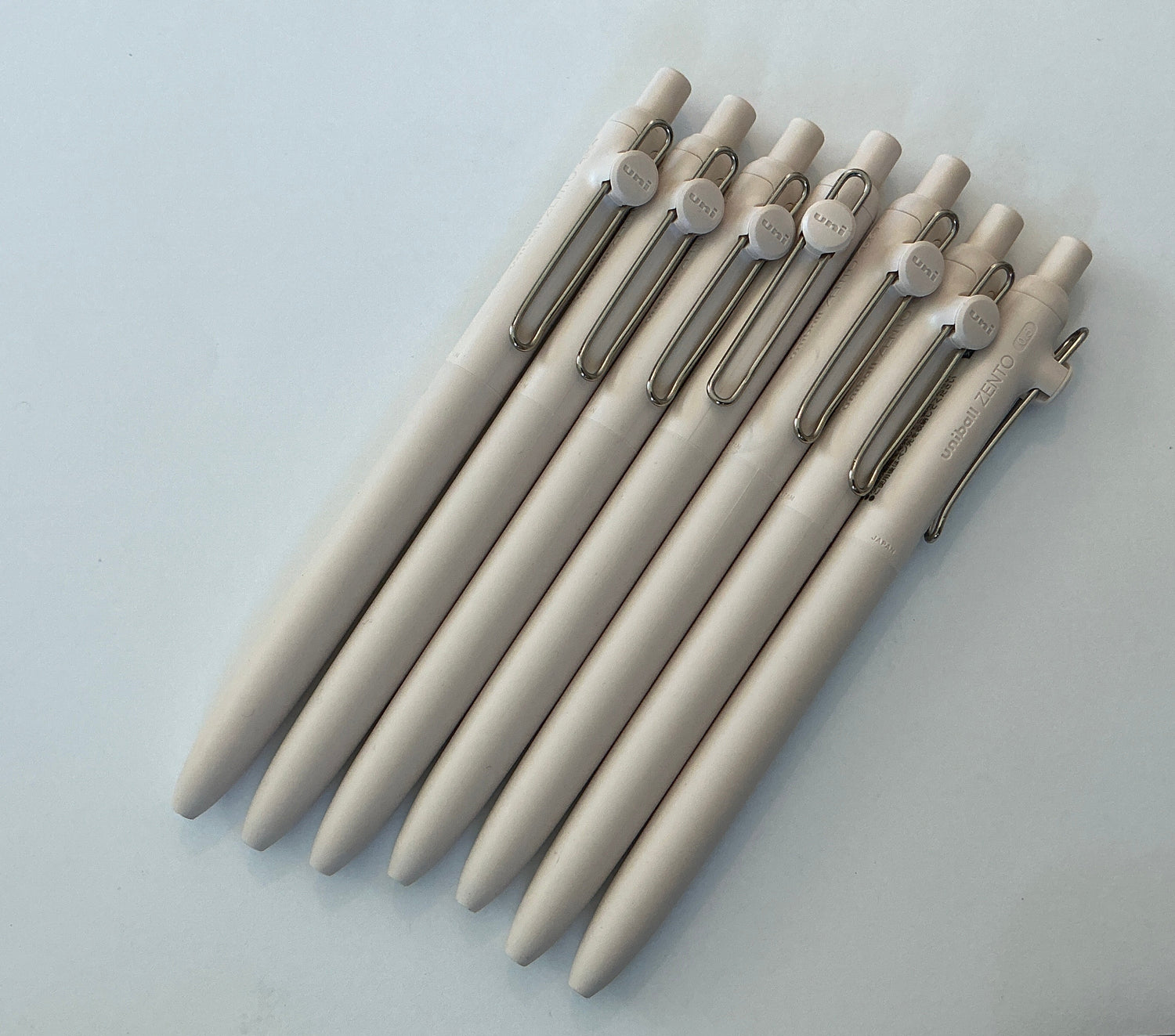 Uni-Ball Zento Gel Pen: Ivory