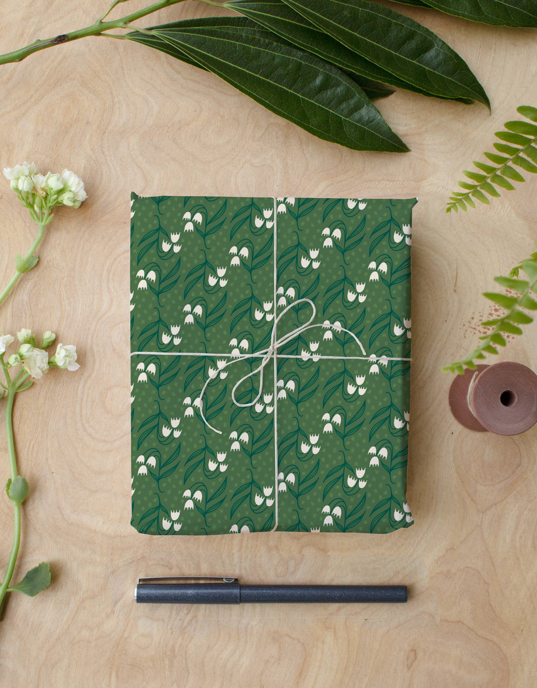 Dosado Green Wrapping Paper